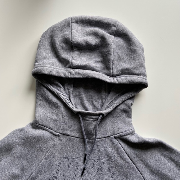 🚨[SOLD]🚨 Nike Grey Hoodie - Picture 3 of 7